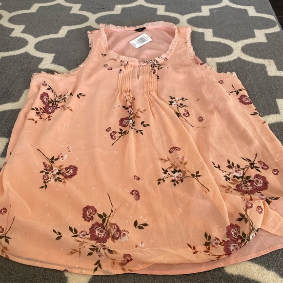 Beautiful pink top torrid size 4 - Picture 2 of 4